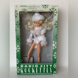 1997 Radio City Rockettes "Snowball" Special
Edition Doll Christmas Blonde Hair